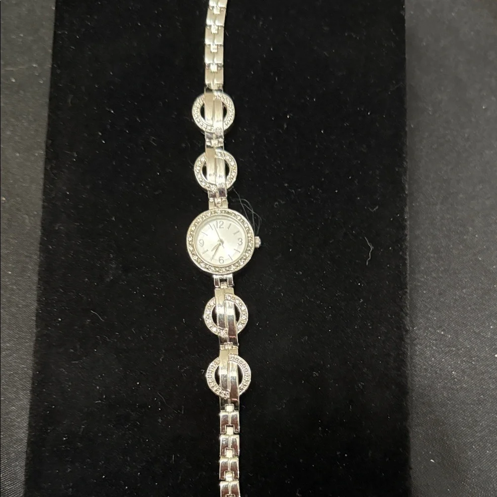 Elegant Silver Women's Bracelet Watch